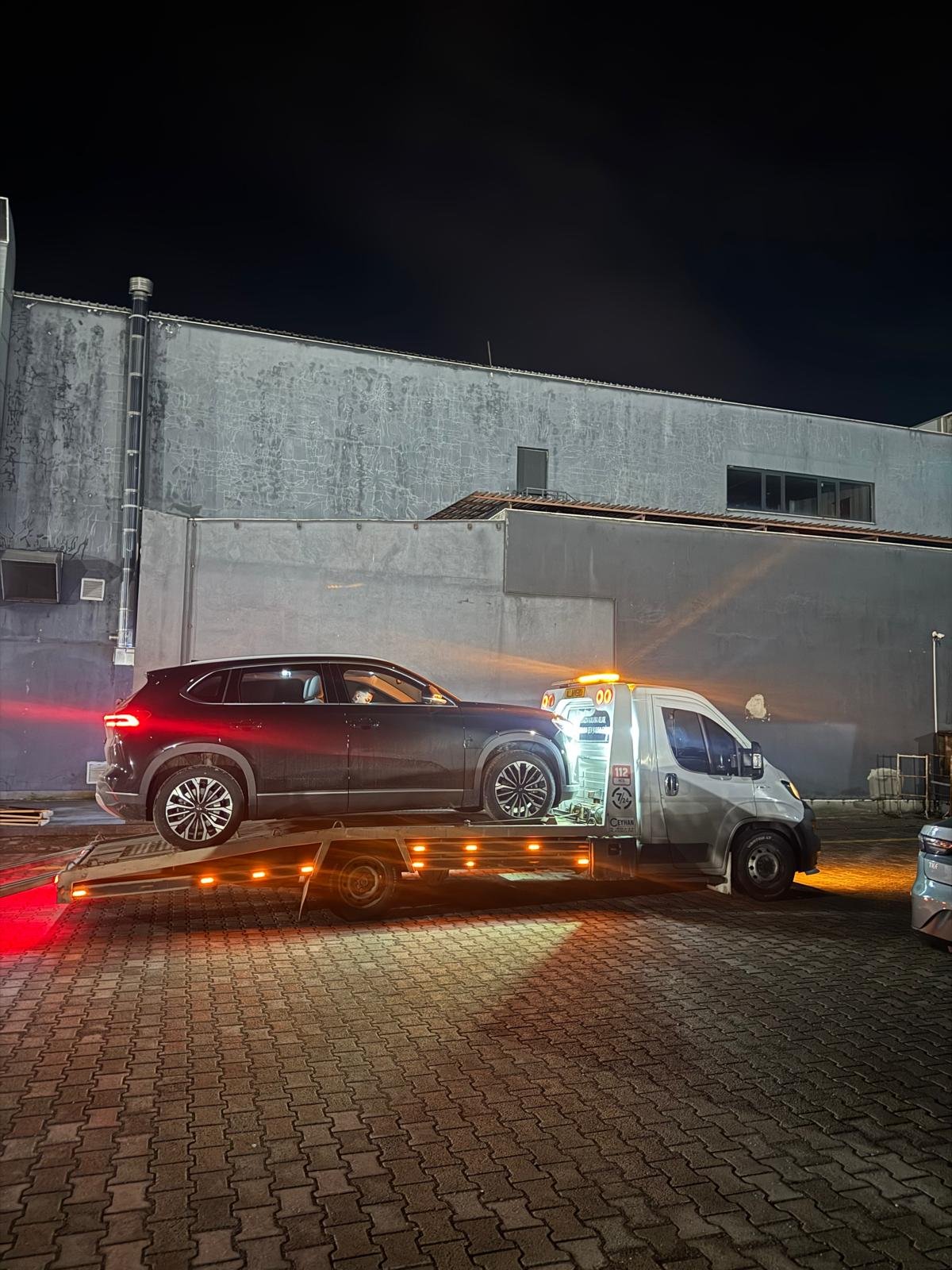 Niksar 7/24 Binek ve SUV Oto Çekici Hizmeti